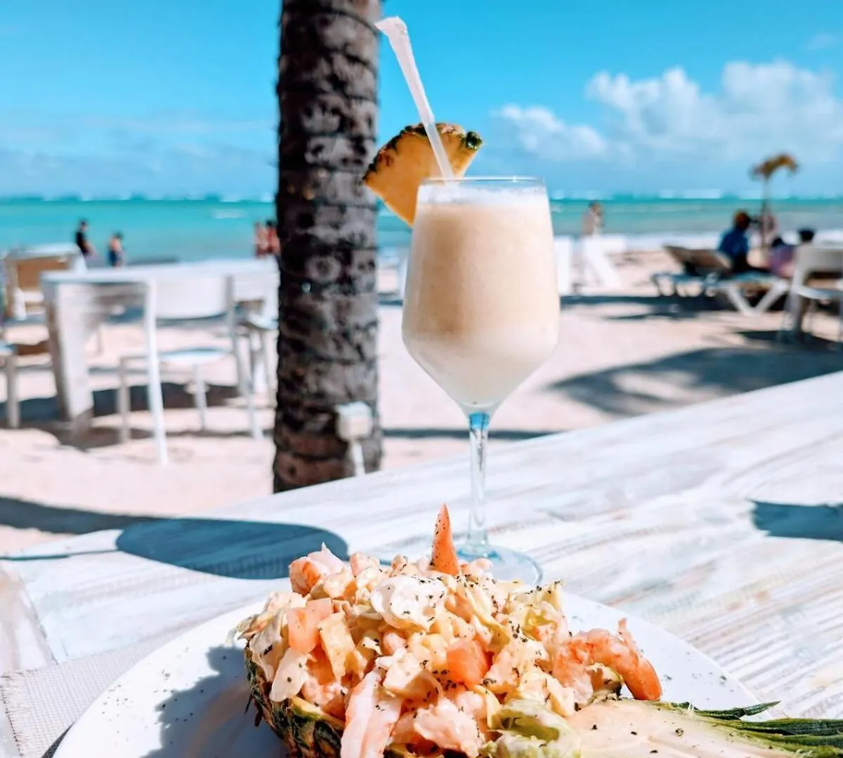 Rooftop, Pool View, Walk To Beach, Dining, Shops Punta Cana Apartman